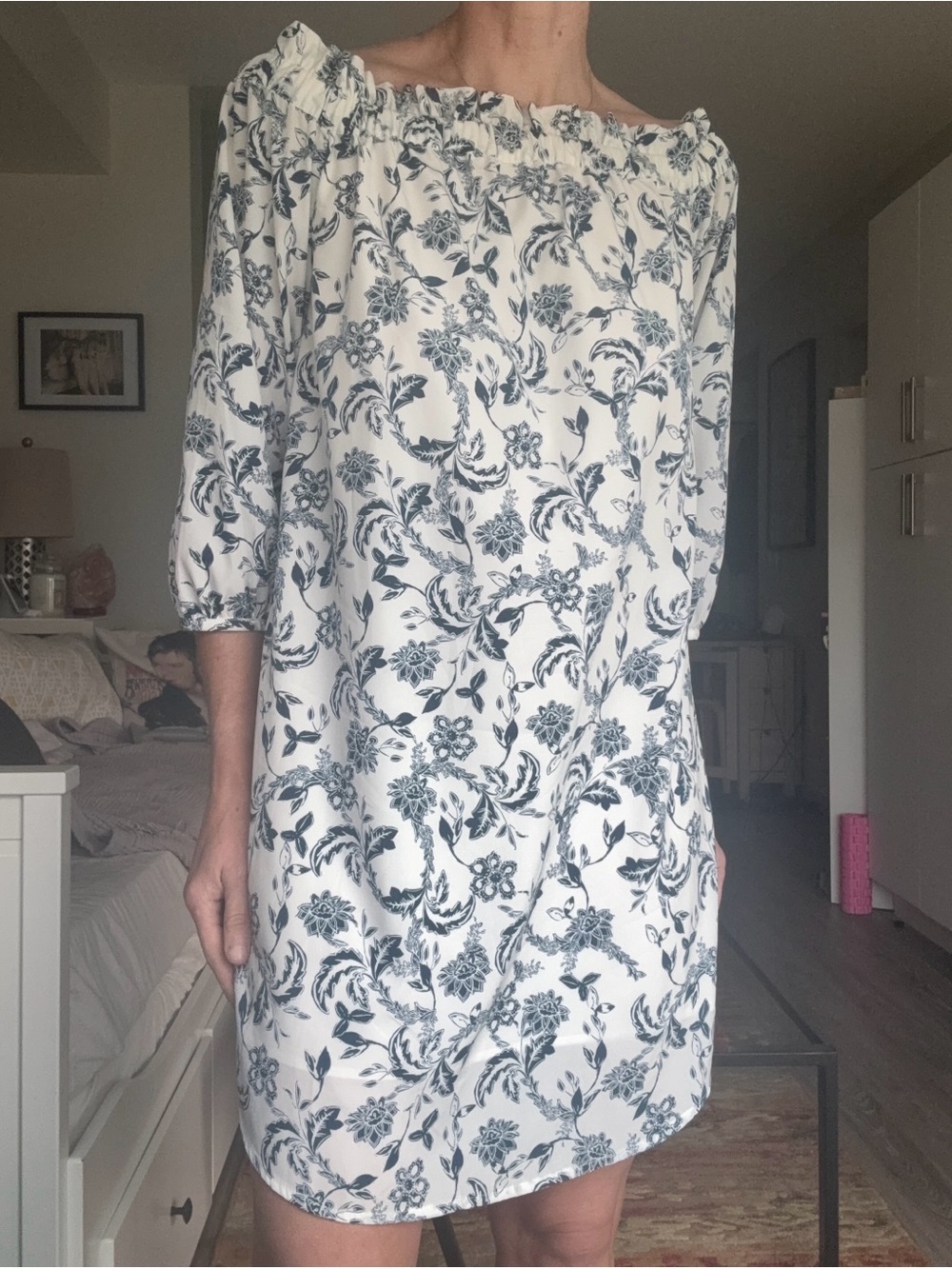 Banana Republic beautiful off the shoulder floral shift dress . Size 8 - Picture 3 of 8